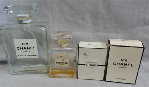 chanel n 5 grosse bouteille vide|biggest chanel perfume bottle.